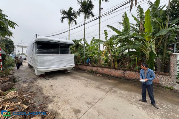 Rùa chạy điện điều khiển từ xa là công nghệ được áp dụng để di chuyển nhà ở những con đường nhỏ hẹp