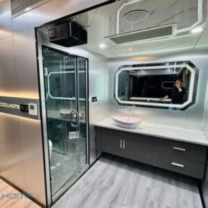 Khu vực vệ sinh tách riêng khô và ướt với lavabo với gương LED phía ngoài