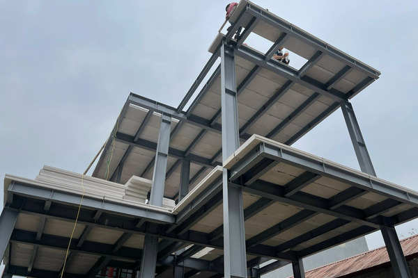 Nhà khung thép 3 tầng thích hợp cho cả gia đình đông thành viên