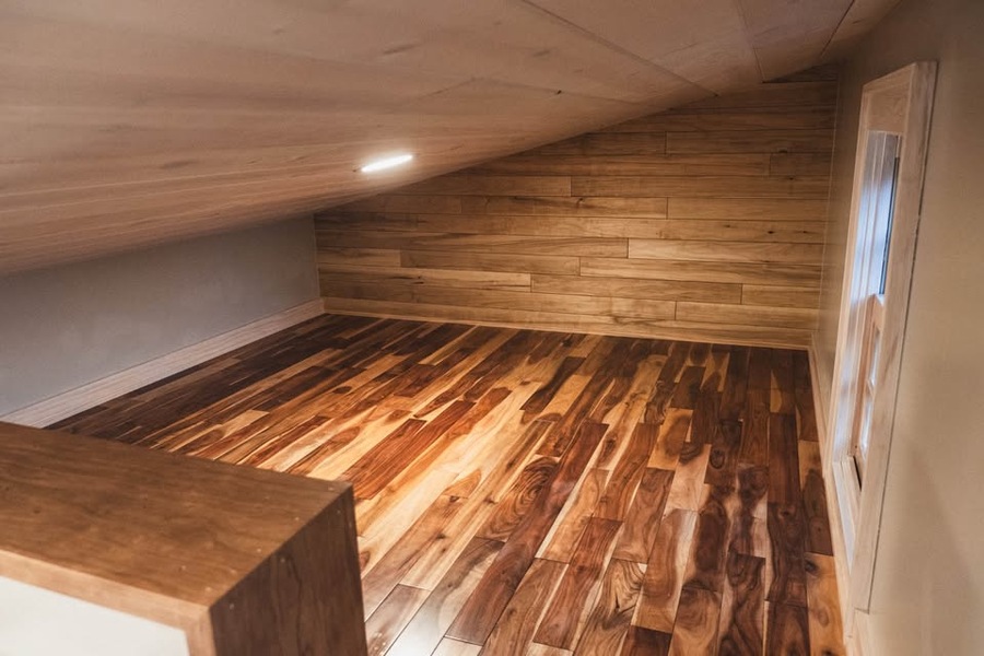 Off-grid mobile homes