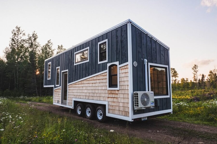 Off-grid mobile homes