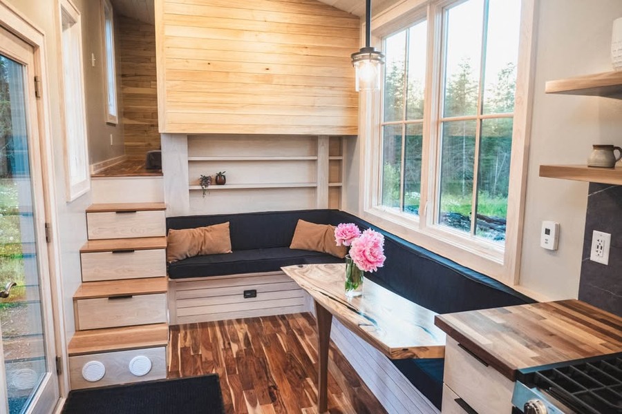 Off-grid mobile homes