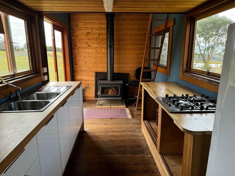 Solar-powered mobile homes