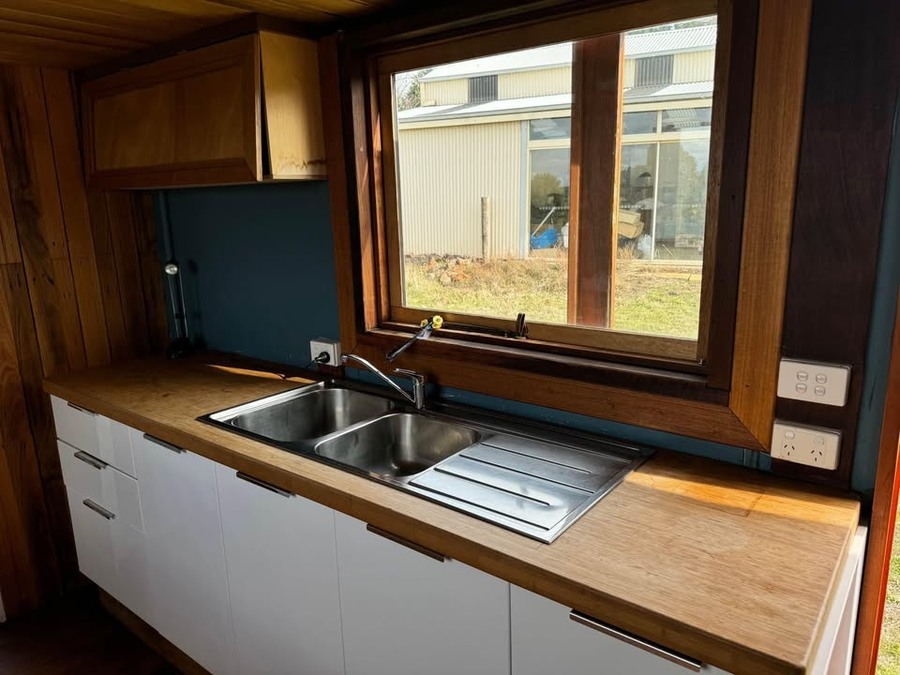 Solar-powered mobile homes