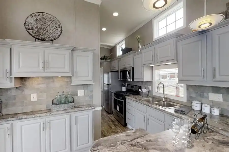 Nhà di động hai tầng kiểu công viên – Two Story Park Model Homes thông tin bạn nên biết