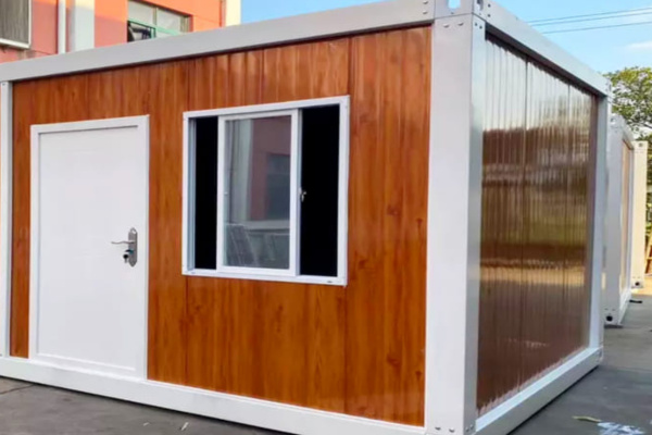 Nhà lắp ghép tạm thời 15m2 đáp ứng nhu cầu sinh hoạt cơ bản cho các công nhân