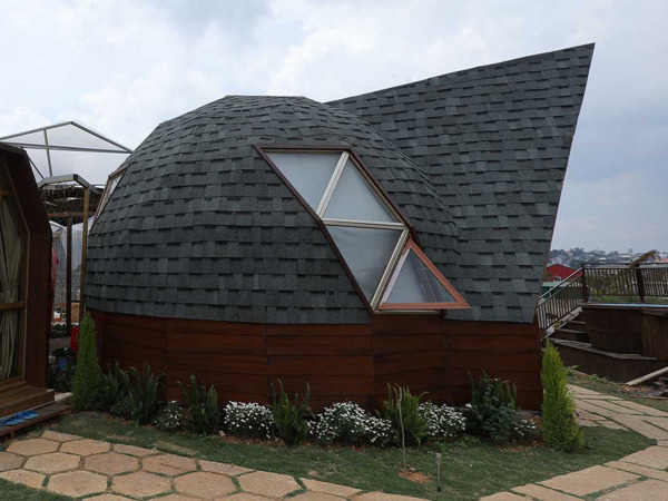 Mái vòm tạo nên sự khác biệt và thu hút cho nhà lắp ghép homestay
