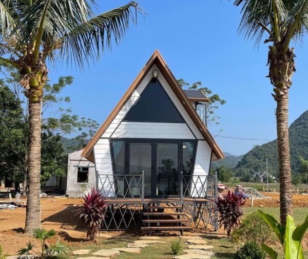 Thiết kế mở của nhà lắp ghép mang lại không gian sống rộng rãi và thoáng mát