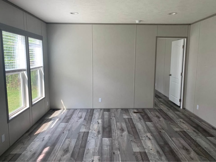 Modular Homes with Walk-in Closet