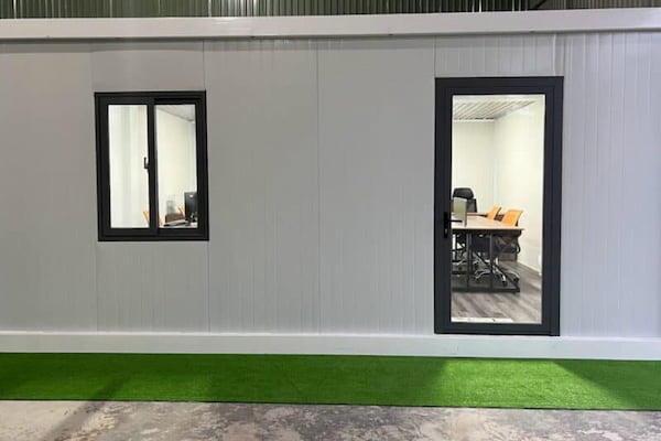 Mẫu nhà lắp ráp 40m2 sử dụng như văn phòng làm việc riêng tư, tiện lợi
