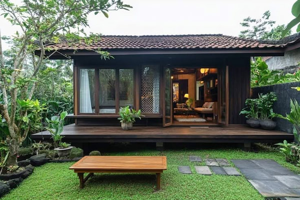 Nhà gỗ cấp 4 gần gũi, hòa mình với thiên nhiên 
