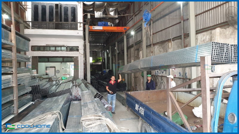 Việc phối hợp hài hòa giữa các loại vật liệu giúp tổng thể ngôi nhà nổi bật hơn