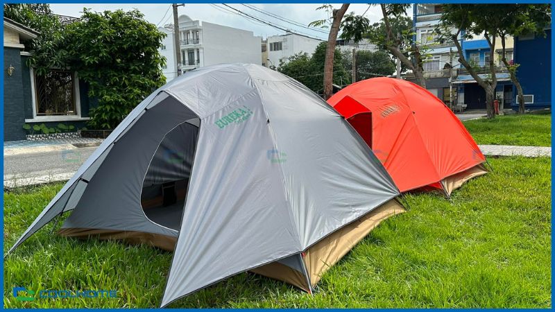 Không cần quá nhiều thao tác bạn vẫn có thể dựng được một chiếc lều cắm trại 2 người vững chắc