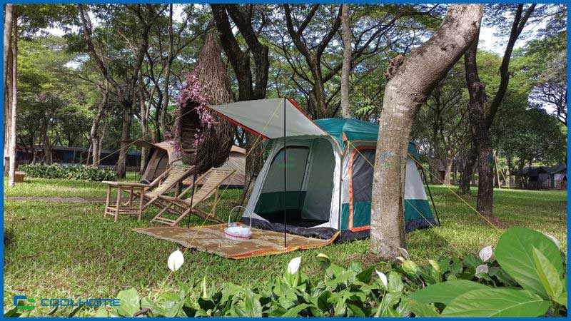 Một chiếc lều phù hợp sẽ giúp cả nhóm nghỉ ngơi thoải mái sau một ngày di chuyển