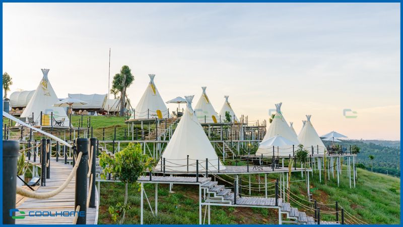 Thiết kế hình nón giúp nước mưa thoát nhanh và giữ lều luôn khô ráo