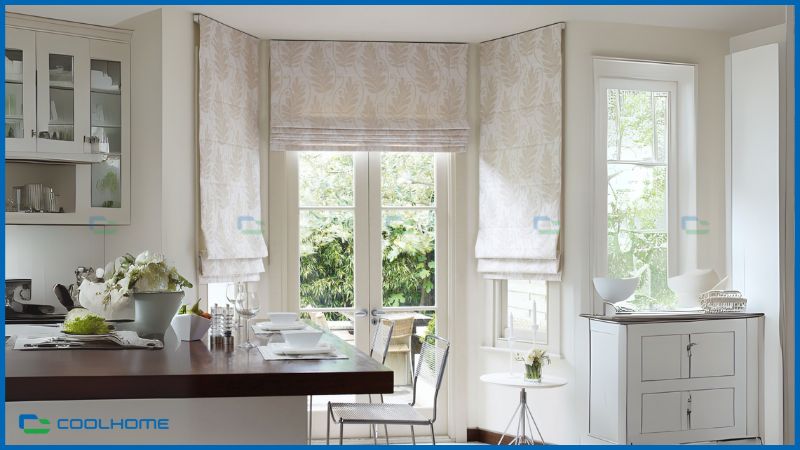 Nên lắp rèm sát trần và dài đến sàn để tạo cảm giác cao thoáng, mở rộng không gian