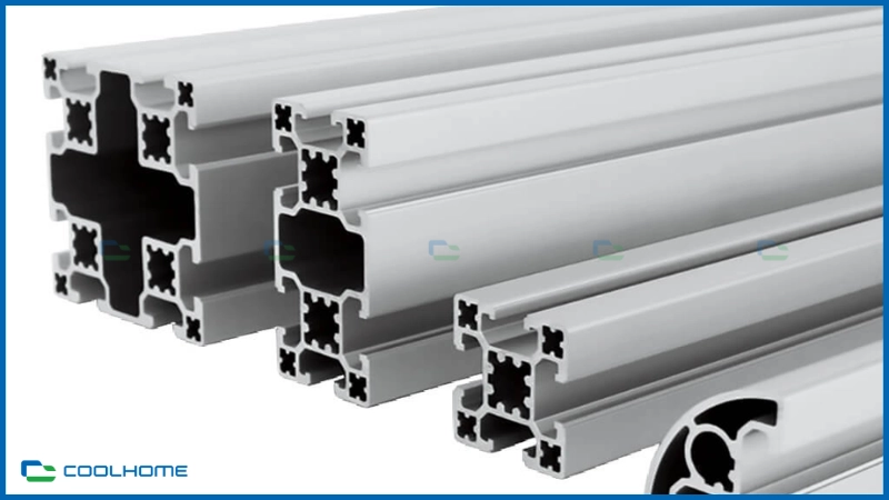 Trọng lượng nhẹ của cột nhôm giúp quá trình vận chuyển trở nên dễ dàng