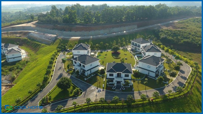La Saveur de Hoa Binh Resort nằm giữa núi và hồ, mang đến không gian yên tĩnh