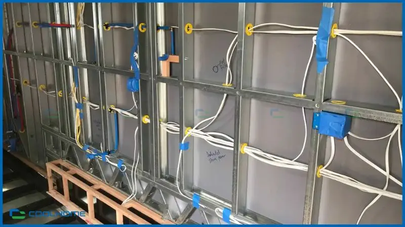 Việc thi công điện nước nhà lắp ghép giúp tiết kiệm thời gian đáng kể so với nhà truyền thống