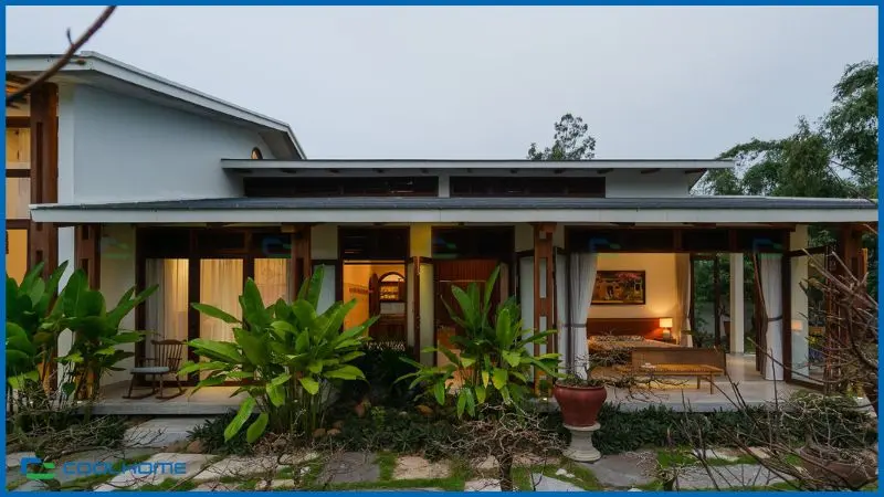 Sự kết hợp giữa kiến trúc và sân vườn tạo nên tổng thể hài hòa và đầy tính thẩm mỹ