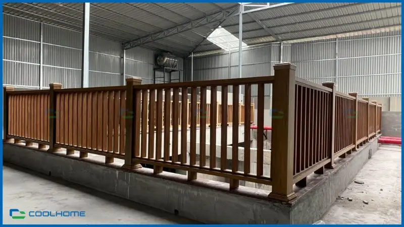 Lan can xi măng giả gỗ mang lại vẻ đẹp tự nhiên và sang trọng cho nhiều phong cách kiến trúc hiện đại