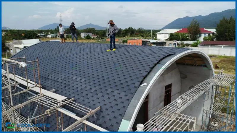 Thi công đúng kỹ thuật giúp mái ngói phát huy tối đa khả năng chống chịu thời tiết